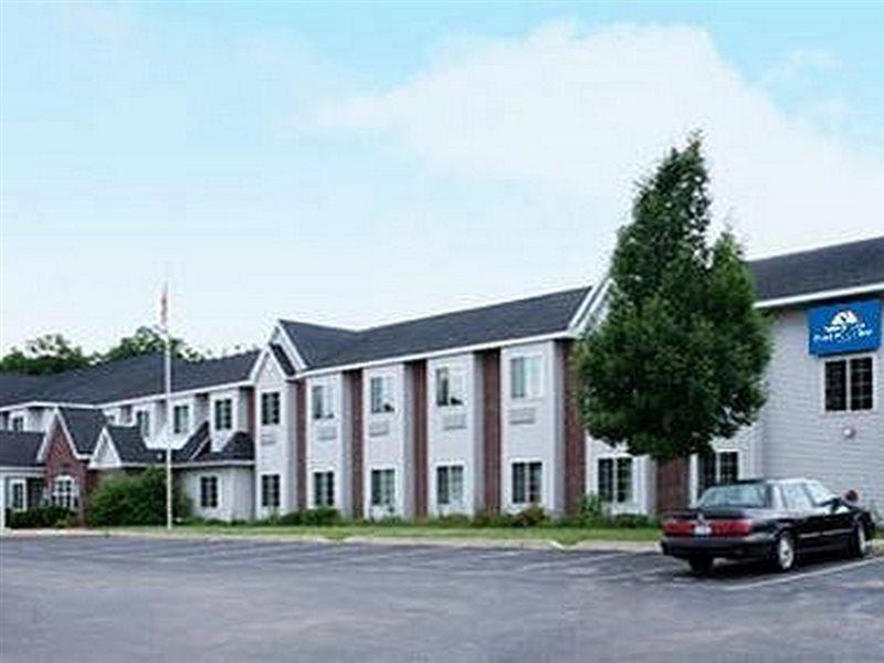 Americas Best Value Inn Racine Exterior photo