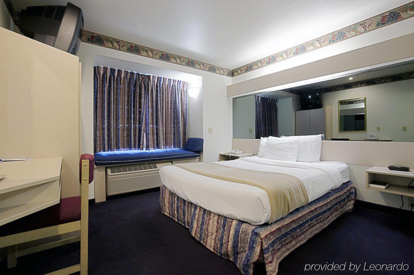 Americas Best Value Inn Racine Room photo