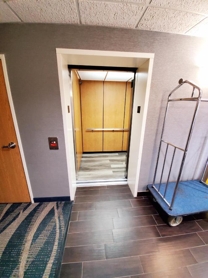 Americas Best Value Inn Racine Exterior photo