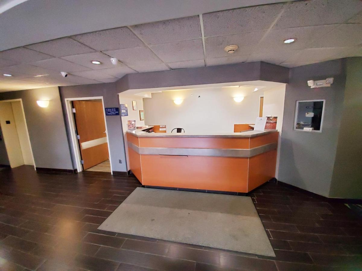 Americas Best Value Inn Racine Exterior photo