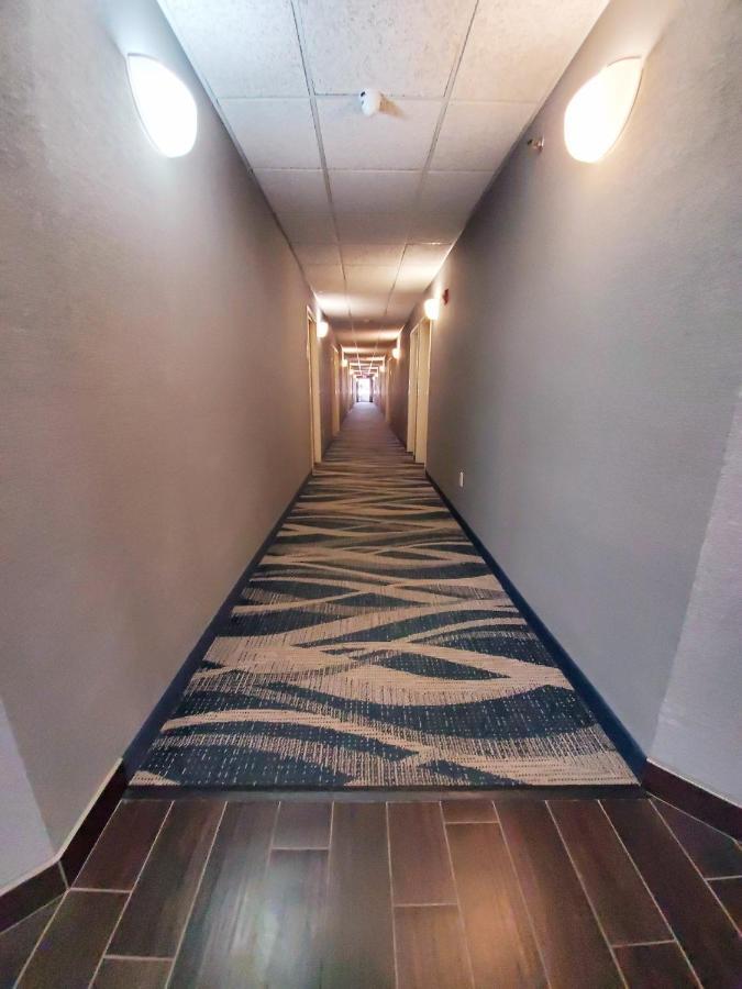 Americas Best Value Inn Racine Exterior photo